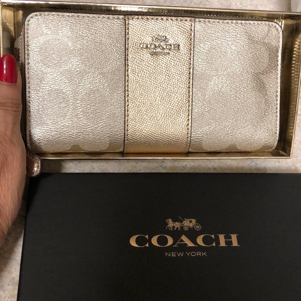 Coach wallet, BRAND NEW